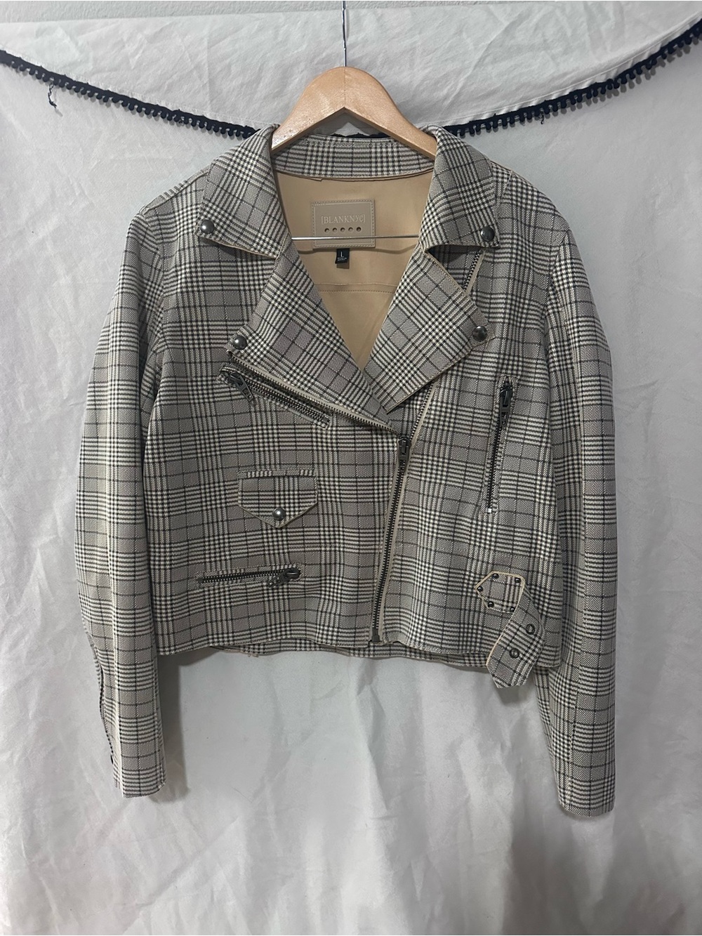 Blank NYC Glen Plaid Neutral Moto Blazer in Size L - Excellent